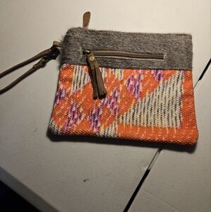 MYRA Aplomb Pouch Harion Leather Upper Aztec Woven Fabric Bottom